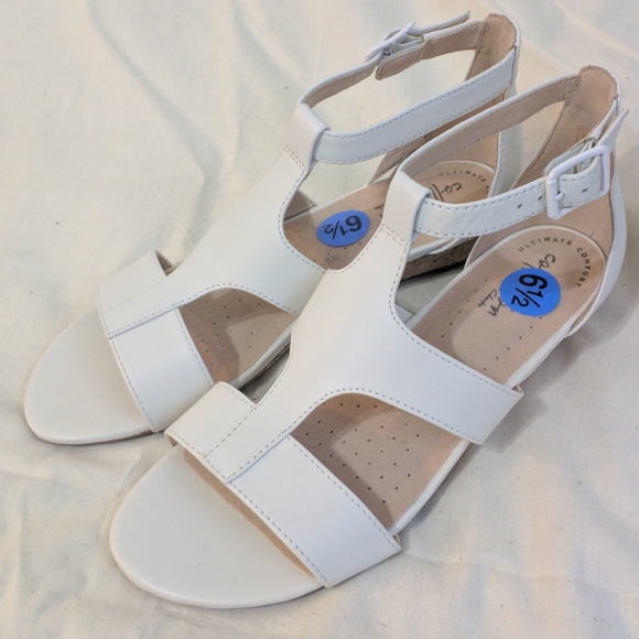 Sandals - Picture 2 of 8